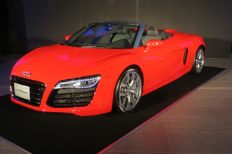 アウディR8 マイナーチェンジで0-100km/h加速は3.6秒を達成