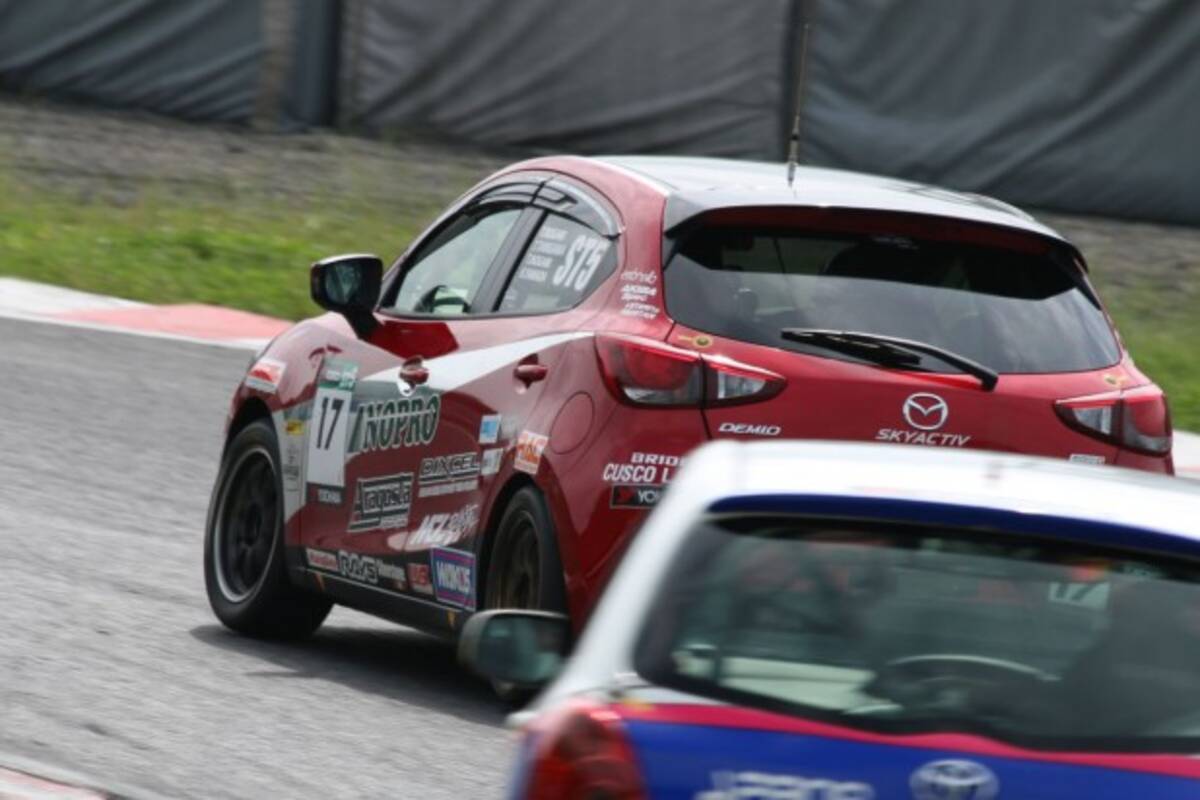 スーパー耐久でデミオディーゼルがフィット ヴィッツを走りで抜き去った 15年9月日 エキサイトニュース