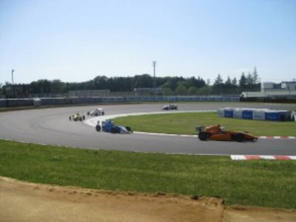 新車も旧車もサーキットで快走 家族で楽しめる 走り のイベント 16年5月8日 エキサイトニュース