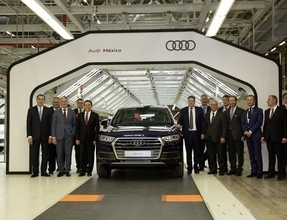 アウディがメキシコ新工場で新型「Audi Q5」の生産を開始