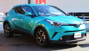 トヨタ、コンパクトSUV新型「C-HR」の日本仕様公開、サーキット試乗会 