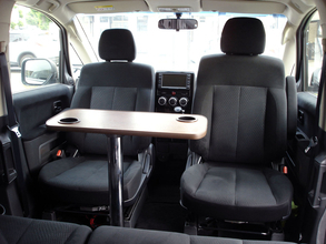 デリカD:5なら前席の回転対座ができちゃう！　西尾張三菱自動車販売のSwivel Seat登場！
