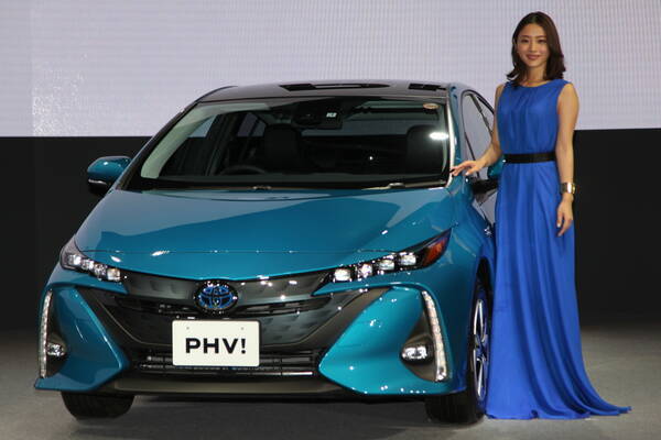 新型 トヨタ プリウス Phv のユニークな形状のリアガラスの秘密とは 17年3月3日 エキサイトニュース