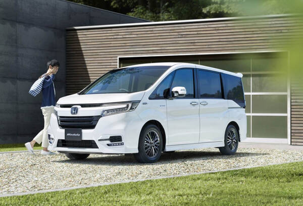 新車 燃費だけじゃない ハイブリッドになったステップワゴンは電子ミラーやハンズフリードアなど装備も充実 17年10月2日 エキサイトニュース