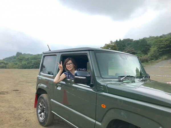 新型ジムニーの ミディアムグレー がアルトのバックドアと同じカラーになったワケは 18年7月29日 エキサイトニュース