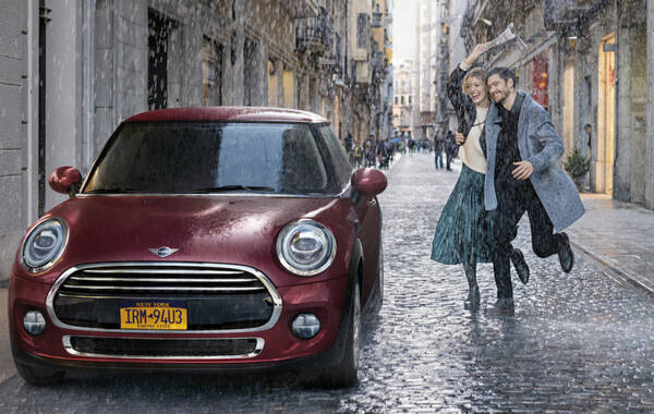 新車 Miniクーパーの3ドア 5ドアに赤いボディカラーが印象的な限定車 Mini Burgundy Edition が登場 18年10月11日 エキサイトニュース