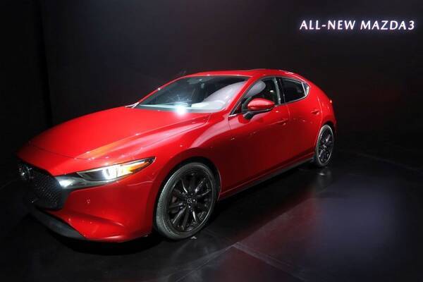 新型マツダ アクセラの市販モデルは 噂通りの量産車世界初 Skyactiv X エンジンを搭載 18年11月28日 エキサイトニュース 新型マツダ アクセラの市販モデルは 噂通りの量産車世界初 Skyactiv X エンジンを搭載 18年11月28日 エキサイトニュース