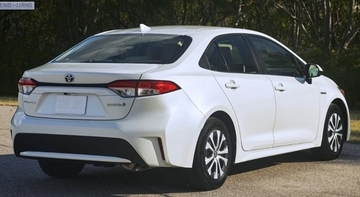 国内導入に期待!？ 気になる海外向け「カローラセダン ハイブリッド」たち