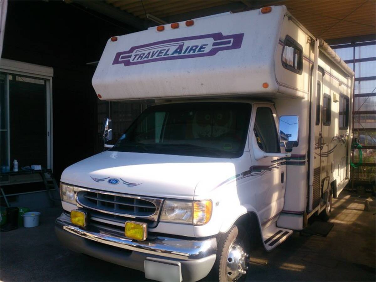 苔の生えた キャンピングカーを徹底洗車 光触媒コーティング施工で生まれ変わった 車中泊女子のキャンピングカー生活 18年12月10日 エキサイトニュース 苔の生えた キャンピングカーを徹底洗車 光触媒コーティング施工で生まれ変わった 車中泊女子のキャンピングカー生活 18年12月10日 エキサイトニュース