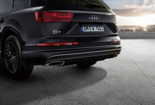 新車 3列シートsuvのアウディq7に特別仕様車 Audi Q7 Black Styling を設定 19年2月13日 エキサイトニュース