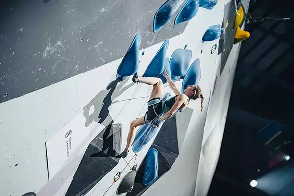 「森秋彩が念願のパリ五輪内定！ 得意のリードで逆転3位【クライミング世界選手権2023】」の画像