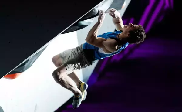 「楢崎智亜が王座奪還！／世界選手権2019八王子【ボルダリング男子決勝】」の画像