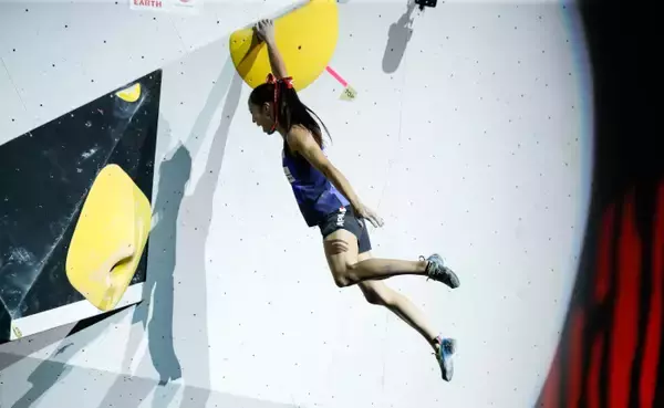 「野口啓代、涙の五輪代表内定／IFSCクライミング世界選手権2019八王子【コンバインド女子決勝】」の画像