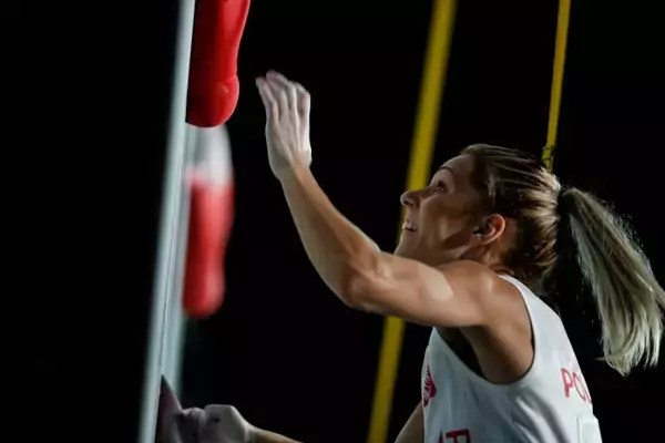 「野口啓代「まだ夢のようで信じられない」。コンバインド女子決勝後の選手コメント／IFSCクライミング世界選手権2019八王子」の画像