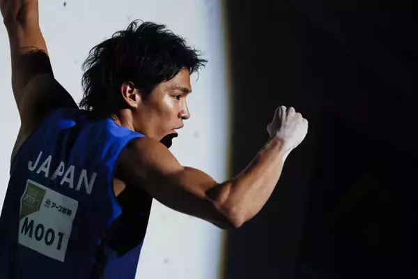 「楢崎智亜「一番大きな舞台で勝てたことが嬉しい」。コンバインド男子決勝後の選手コメント／IFSCクライミング世界選手権2019八王子」の画像