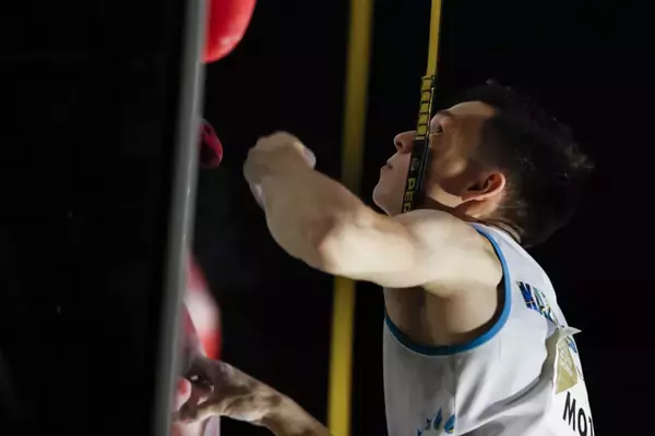 「楢崎智亜「一番大きな舞台で勝てたことが嬉しい」。コンバインド男子決勝後の選手コメント／IFSCクライミング世界選手権2019八王子」の画像