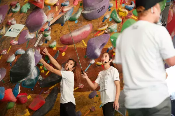 「野口啓代、野中生萌が全国のクライマーとオンラインで交流。様々なアドバイス送る」の画像