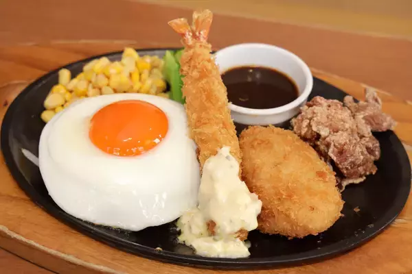 【実食レポ】ココス「満腹! オールスタープレート」を食べてみた! 新登場「本気の唐揚げ」の実力は?