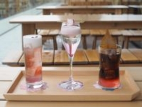 スタバ中目黒の「ロースタリー 東京」も桜シーズン開幕！ 春の訪れを感じる3種のビバレッジをレビュー