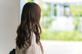 「本当にそんなにもらってるの？」年収500万円の20代女性、帰省先で驚かれる - 同世代の平均はいくら？