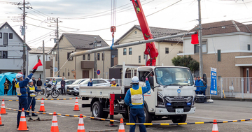 被害状況調査にドローンも投入、NTT東日本が台風災害を想定した通信復旧訓練を実施