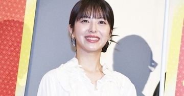 浜辺美波、主演映画を演説風に熱くアピール「どうか清き1票を!」