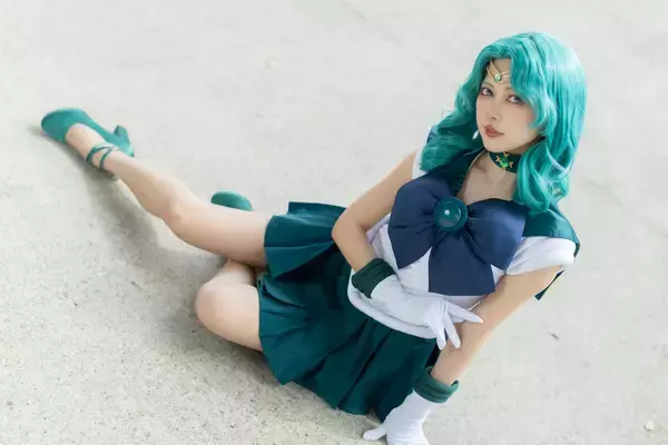 セーラーネプチューンのコスプレでスラリ美脚　コスプレイヤー兼モデル・ありかみう「コスプレにも活かされている」経験とは
