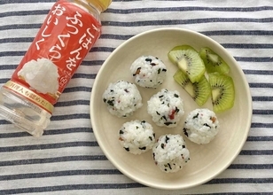 「ごはん、固くなる問題」に救世主!? 忙しい日の冷凍ごはんもお弁当も、ミツカン「ごはんをふっくらおいしく」を試してみた結果…