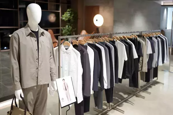 TAKA-Q 2026春夏コレクション - 軽やかに着回せるセットアップなどが充実