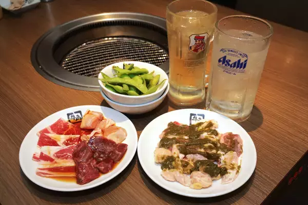 牛角の1980円で飲み放題付き「焼肉酒場セット」に新味登場 - お酒が無限に進む「青唐MIX」ホルモンを食べてみた