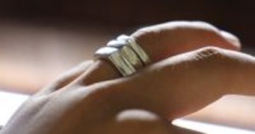 ブランド名品語り 第10回 グッチだけど、主張しないのが「ちょうどいい」今こそつけたい3連リング