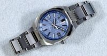 セイコー アストロン ネクスター「SBXY101」- 小ぶり薄型で使いやすい、知的なブルーグレーダイヤルと多角形ベゼル