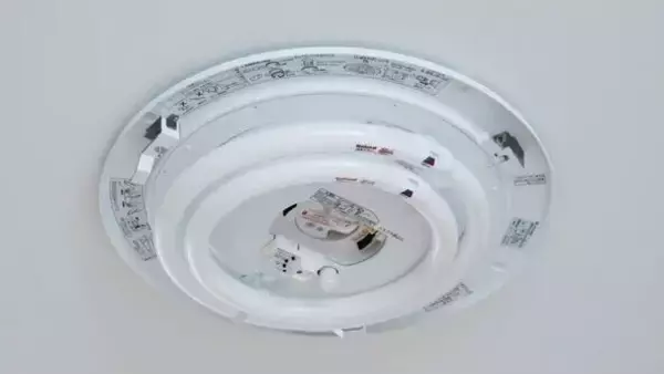 2027年末に迫る「蛍光灯製造終了」、蛍光灯とLEDの見分け方は? - パナソニックが解説