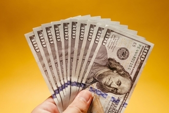 銀座ホステスが見たお金持ち 第95回 富裕層の「ボーナスの使い道」、独身と既婚者で全く異なる“投資先”