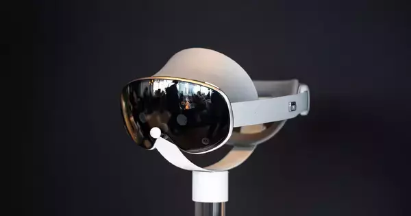 サムスンがHMD「Galaxy XR」正式発表！ 初のAndroid XRデバイス、マルチモーダルAI対応