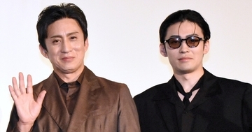 完成作に涙の父と、徹底的に真似した息子――松本幸四郎＆市川染五郎、『鬼平犯科帳』舞台挨拶で見せた父子の縁
