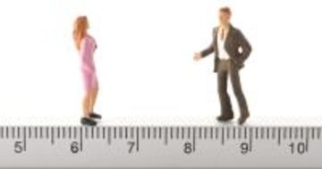 嫌われる上司と好かれる上司、差がつく一言 第3回 「距離を縮めたくて若手の話題に無理に合わせる」のは逆効果──部下が本音を言わない上司の共通点