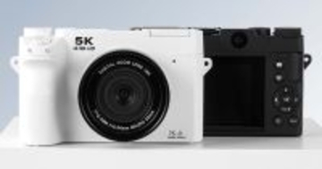 本格デザインで自撮りもできるコンパクトデジカメ　価格は9,800円～