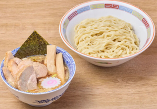 六厘舎プロデュースの新ブランド「参厘舎」トフロム八重洲に誕生 - 朝7時～夜22時まで営業、濃厚つけめんや朝限定らーめんも