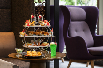 純喫茶の懐かしい定番メニューをアフタヌーンティーに。「レトロモダンAfternoon Tea」開催