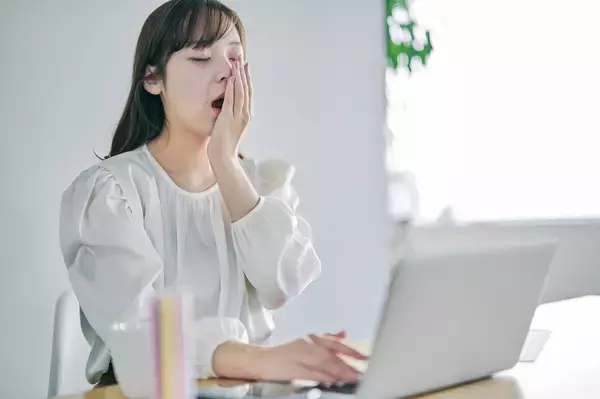 「隠れ残業」が静かに組織を蝕む――その実態とリスクとは? - 社労士が解説