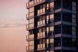 「東京タワマン価格に調整の兆し? 千代田区は大幅下落、大阪は高騰続く」の画像1