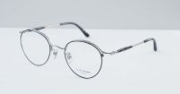 オーマイグラスが選ぶ、一年の始まりに掛けたい「印象アップ」の眼鏡3本