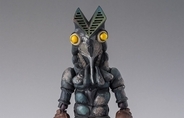 「ウルトラマン」60周年記念、バルタン星人がS.H.Figuartsに登場! - 「侵略者を撃て」サブタイトルがプリントされたPETシートが付属