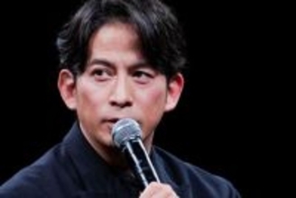 「いい大人になるために…」岡田准一、“考え、成長してきた”20年間を回顧「僕にとって宝」