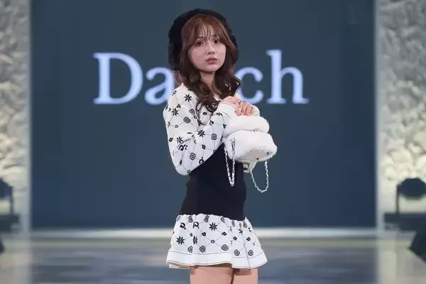 辻希美の長女・希空、ミニスカ×ブーツで“絶対領域”披露