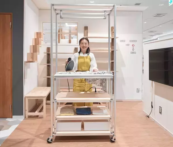 収納からアイロンがけまで1台で完結! プロ監修「多機能ラック」新発売