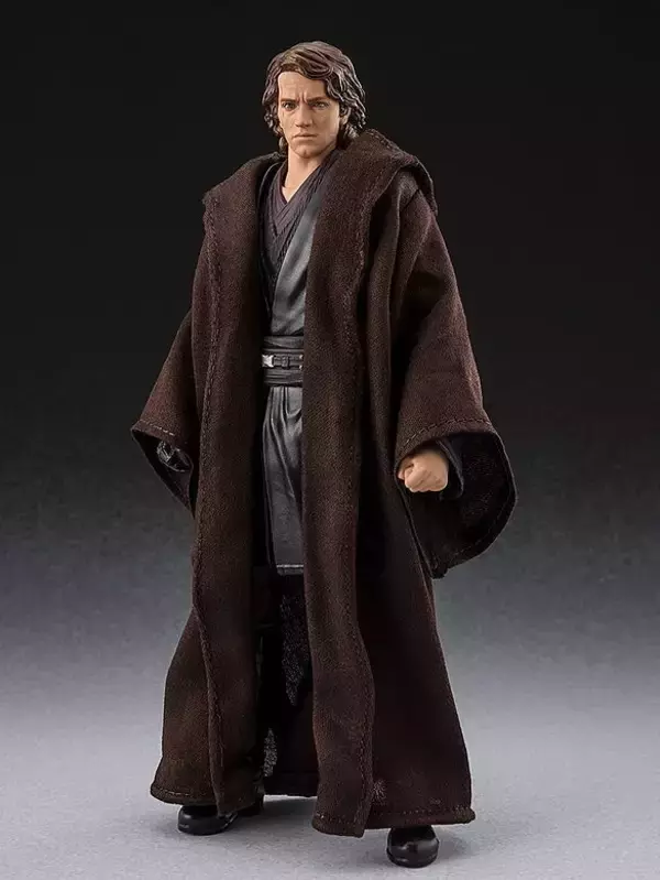 『スター・ウォーズ』EP3の「アナキン・スカイウォーカー」がマントを纏って再立体化