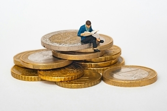 国民年金と厚生年金は何年で元が取れる? 年収別に何歳で回収できるか解説