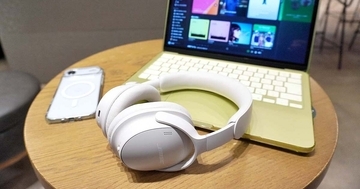 ボーズの新たな定番ヘッドホン、「QuietComfort Headphones（第2世代）」レビュー